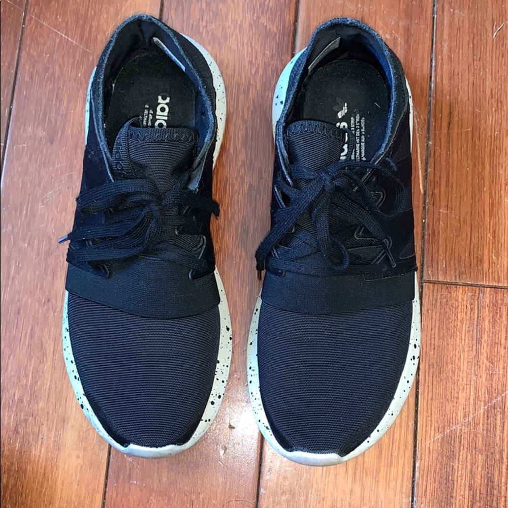 Adidas tubular sneakers black
